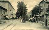 CPA 73: BRIDES Les Bains  Route De Moutiers Animée Avec Commerces A VOIR !!! - Brides Les Bains