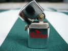 RARE !!!!!!! Mini Briquet Essence Neuf ( 3cms ) Pub Tabac Winston , Fonctionne - Altri & Non Classificati