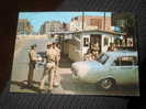 Carte Postale De 1967 Représentant Le Mur Au Niveau De "Check Point Charlie - Berlijnse Muur