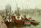 CPSM. LA ROCHELLE. LE PORT ET LES TOURS,EFFET DE BRUNE. BATEAU PECHEUR. - Fishing Boats