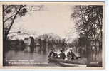 JUVISY INONDATION 1910 LE DOCTEUR BERNARD VISITANT LES SINISTRES - Juvisy-sur-Orge