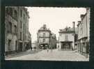 Doué La Fontaine - Place De Verdun ( Commerce Pharmacie Fabrique D' Huile Café Du Midi ... CHRETIEN & FILS Format CPA) - Doue La Fontaine