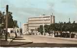 C 134 - MOSTAGANEM - Avenue Anatole France Et L'Hotel Des Finances - (Algérie) - Mostaganem