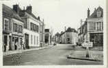 LA FERTE BERNARD : Place Gambette / Café Gautier à Gauche - La Ferte Bernard