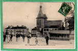 Delcampe - ISSOUDUN -- Place Des Marchés Et Le Beffroi - Issoudun