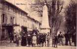 Saint Rémy De Provence La Fontaine De La Trinité  Et Le Cours Carnot - Saint-Remy-de-Provence