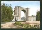 CPSM - Egletons (19) - Porte Monumentale - Entrée Du Stade ( Automobile Peugeot 403 Ed. Michel 4938) - Egletons