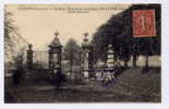 K7 - CARROUGES - Château, Monument Historique - Grille Sud-Est -1906 - BELLE CARTE Animée Avec Oblitération De CARROUGES - Carrouges