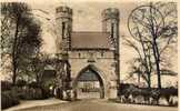 CPSM  GRANDE BRETAGNE BRADFORD Norman Arch, Manningham Park, - Bradford