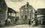 CPA 60 : LIANCOURT  Mairie école Trés Animées Avec âne   A VOIR !!!!!! - Liancourt