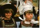 La Bretagne  Enfants En Costumes Bretons - Pont L'Abbe