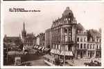 TOURCOING - Place De La République Et La Bourse - Environ 1935 Tramway, Pub PICON, Calèche - Tourcoing