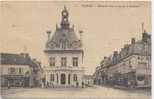 FISMES - Hôtel De Ville Et Rue De La Huchette - - Fismes