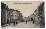 * DEPT 44 . SAVENAY / RUE ET PLACE DES HALLES * - Savenay