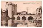 PARTHENAY - Porte Saint-Jacques Et Pont Sur Le Thouet ( LAVANDIERES ) - Parthenay