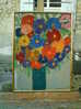 - - FLEURS STYLISEES DANS UN VASE .GOUACHE SUR TOILE DE JUTE COLLEE SUR CARTON . SIGNEE ET ENCADREE - Tempere