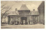 8441 VIZILLE Vue Intérieure D´une Porte D´entrée Du Chateau  582 A.V. Collée - Vizille