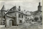 CP 1950 TREIGNAC / PLACE DES PENITENTS - Treignac