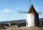 Fontvieille *le Moulin De Daudet *la Provence - Fontvieille