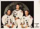 4 PAS SUR LA LUNE (LES HEROS DE LA LUNE ) 3 COSMONAUTES DONT ARMSTRONG COLLINS - Espace