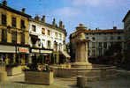 Carte Postale  38. Bourgoin-Jallieu  Place Du 23 Aout 1944 Et La Fontaine Trés Beau Plan - Bourgoin