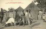 AFRIQUE - SENEGAL - DAKAR - Dans Le Village - Indigènes Au Jeu - Senegal