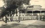 SCEAUX 92 - Avenue De Sceaux - MILITARIA - Alignement à Droite - Halles Marché - Sceaux