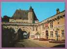 JONZAC  -  L´Hôtel De Ville Et Le Château (XIIe Et XIIIe Siècles) - Jonzac