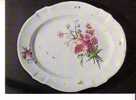 PLAT A DECOR DE FLEURS FINES Du Type  " A LA ROSE CREUSE "  - Joseph HANNONG  Vers 1770 - 1780 - Objets D'art