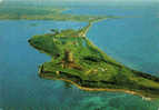 Carte Postale 50. Saint-Vaast-La-Hougue  Et Le Fort Construit Par Vauban  Vue D´avion Trés  Beau Plan - Saint Vaast La Hougue