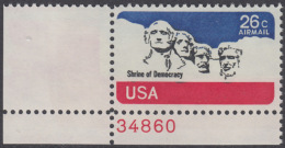 !a! USA Sc# C088 MNH SINGLE From Lower Left Corner W/ Plate-# (LL/34860) - Mount Rushmore - 3b. 1961-... Nuevos