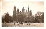 MAASTRICHT . VRIJTHOF DUIFJES VOEREN. - Maastricht