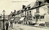 D60 - CREVECOEUR-le-GRAND  -  Rue Gambetta - Crevecoeur Le Grand