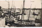 Le Port - France  Pecheur - Fishing Boats