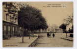 K11 - DOL-de-BRETAGNE - Avenue De La Gare (jolie Carte Animée) - Dol De Bretagne