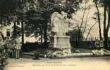 79 ST MAIXENT Monument Aux Morts  Animation - Saint Maixent L'Ecole