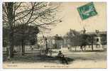 CPA 60.-MOUY.-Place De La Gare.-un Homme Assis Sur Un Banc.-Xcv 188 - Mouy