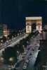 Paris 75. Arc De Triomphe Et Champs-Elysées Illuminés. Superbe Collection De Vieilles Voitures. - Champs-Elysées