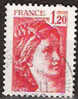 Timbre France Y&T N°1974 (02) Obl. Sabine De Gandon. 1 F 20. Rouge. Cote 0.15 € - 1977-1981 Sabine Van Gandon