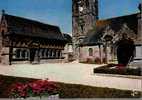 CPSM. SIZUN . L´OSSUAIRE DU 16 EME ET LE PORCHE DE L´EGLISE DU 17 EME . - Sizun