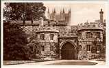 CASTLE ENTRANCE AND CATHEDRAL TOWERS LINCOLN - Sonstige & Ohne Zuordnung