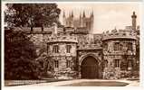 CASTLE ENTRANCE AND CATHEDRAL TOWERS LINCOLN - Other & Unclassified