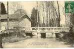 CP 52 DOULEVANT Le CHATEAU Le Pont De L´abattoir Sur La Blaise ( Femme Et Enfants ) - Doulevant-le-Château