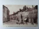 NEUFCHATEAU - PLACE JEANNE D'ARC - Neufchateau