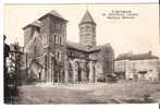 15 -L´AUVERGNE -  MAURIAC  -  Basilique Mineure  - Au Fond, Charrette Attelée - Mauriac