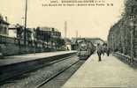 95- Val D'oise _ Gare -  Enghien-les- Bains -les Quai De La Gare- Arrivé D'un Train  (bernot Charbon)E M - Enghien Les Bains