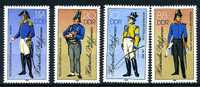 POSTE / FACTEUR / POSTILLON / UNIFORME  / TIMBRE ALLEMAGNE /   D. D. R. - Andere & Zonder Classificatie