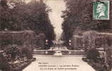 FEURS LE JARDIN PUBLIC LE JET D'EAU ET L'ALLEE PRINCIPALE - Feurs