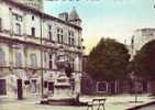 Place Favier Et Le Musée Des Alpilles - Saint-Remy-de-Provence