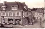 PONT-d'OUILLY (Calvados).   La Grande Rue Et L'Hôtel Restaurant De La Place - Pont D'Ouilly